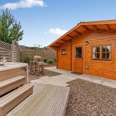 Lochinvar - Clydesdale Log Cabin With Hot Tub エイドリー エクステリア 写真